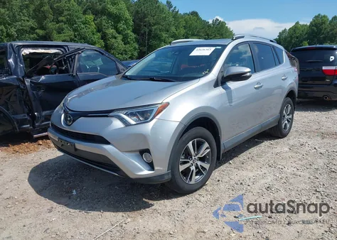 2017 Toyota Rav4 Xle z USA, uszkodzony, nr VIN 2T3RFREV5HW656166